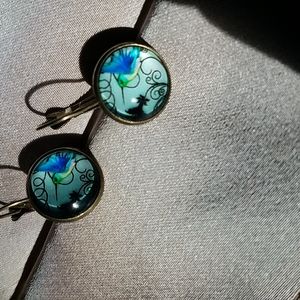 Beautiful one of a kind earrings.